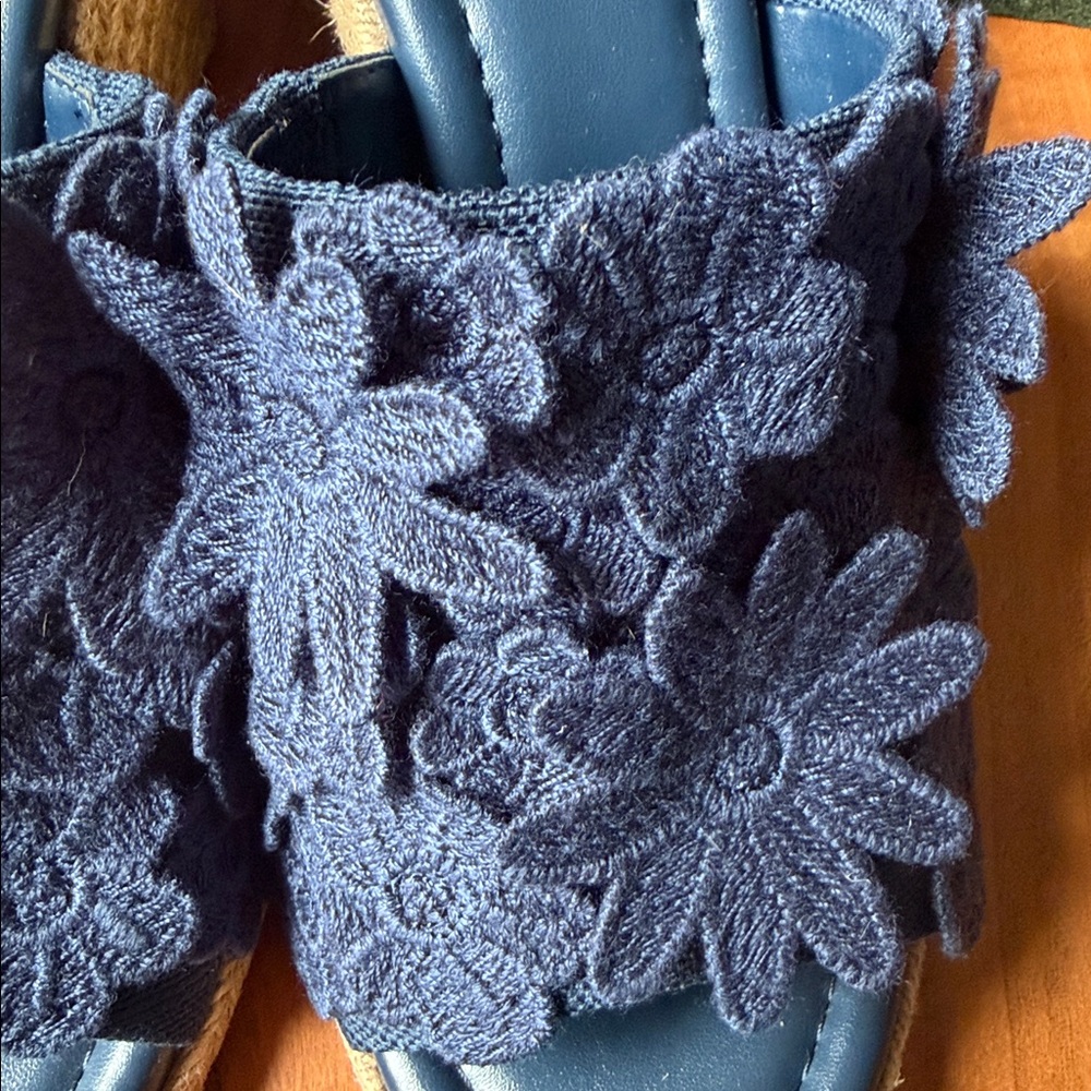 Vince Camuto Navy Floral wedges - Picture 2 of 5